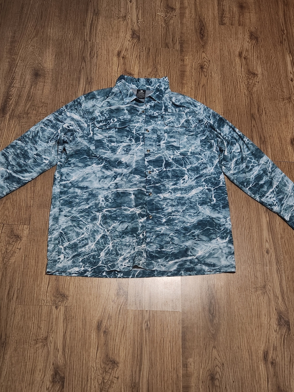 Mossy Oak Men's Blue & White Ocean-Print Button-Down Vented Back Fishing Shirt